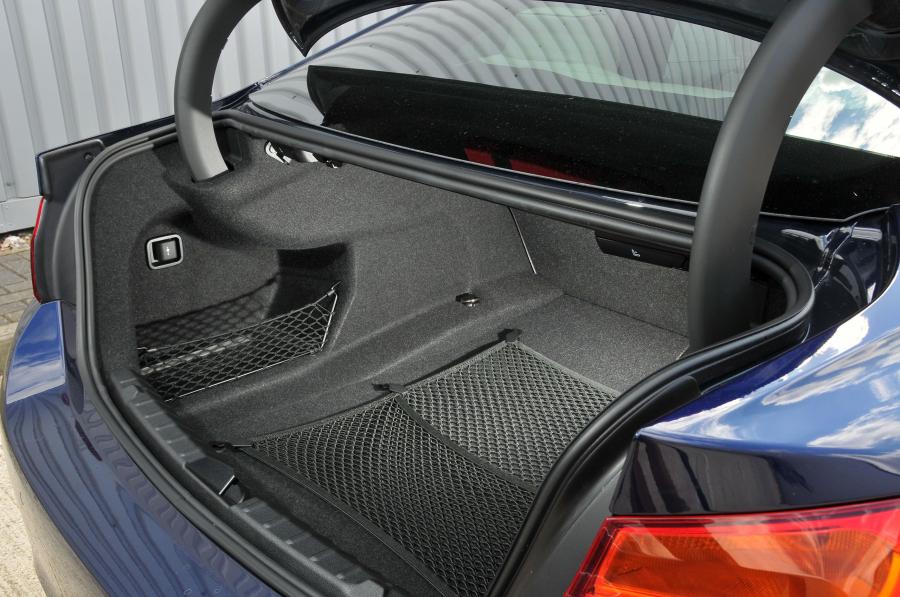 Детали интерьера BMW 440i Coupe M Sport Package 2016 года  (UK) (фото 3 из 18)